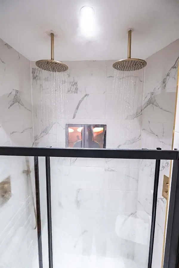 Manhattan Luxury Suites Bradford  0*, Bradford (West Yorkshire)
