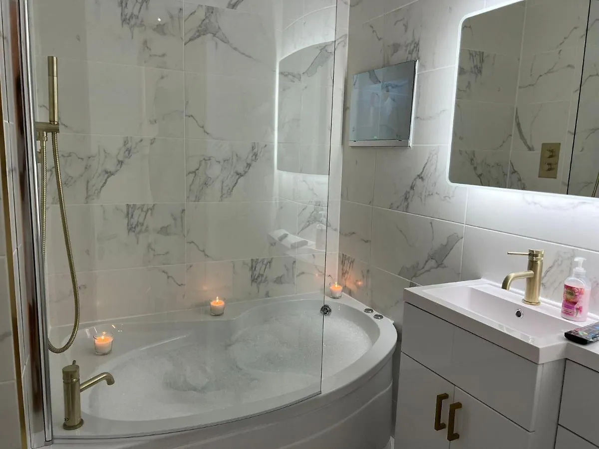 Manhattan Luxury Suites Bradford  Daire